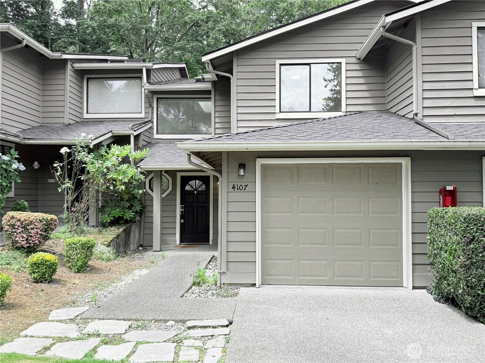 Property Photo: 4107 159th Avenue NE 22C WA 98052