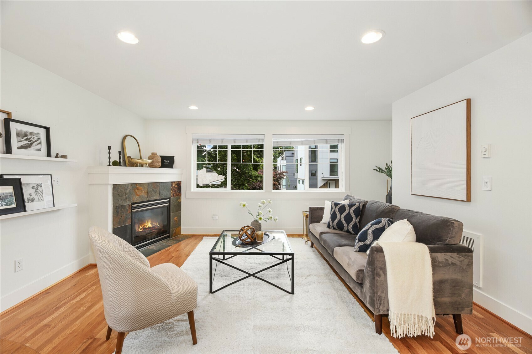 Property Photo:  9217  Roosevelt Way NE B  WA 98115 