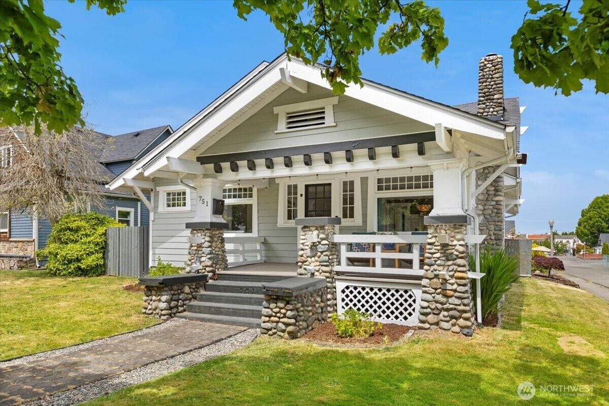 Property Photo:  751 S 40th Street  WA 98418 