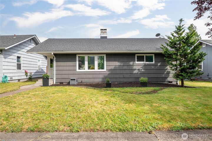 Property Photo:  656  22nd Avenue  WA 98632 