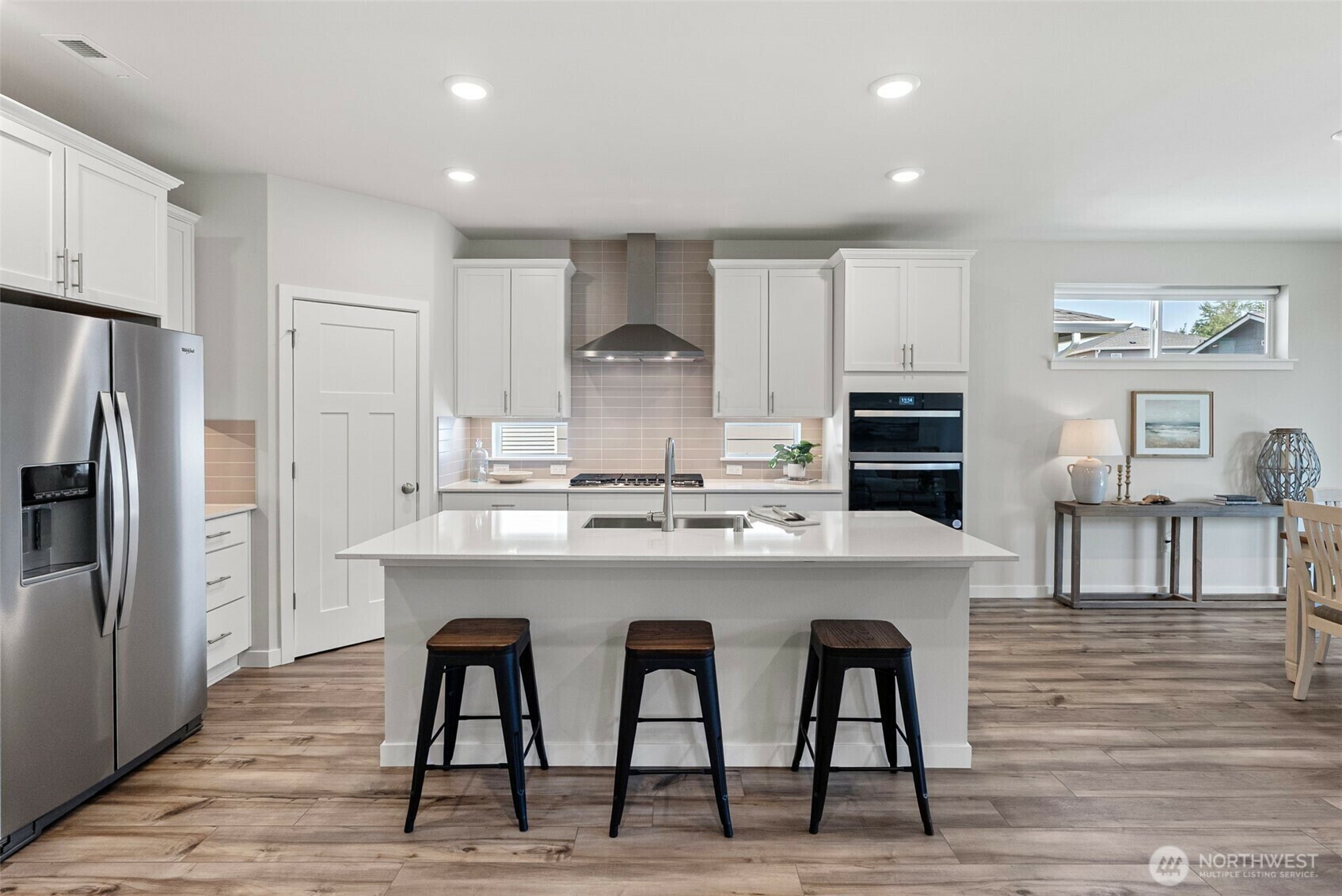 Property Photo: 18231 132nd Avenue E WA 98374