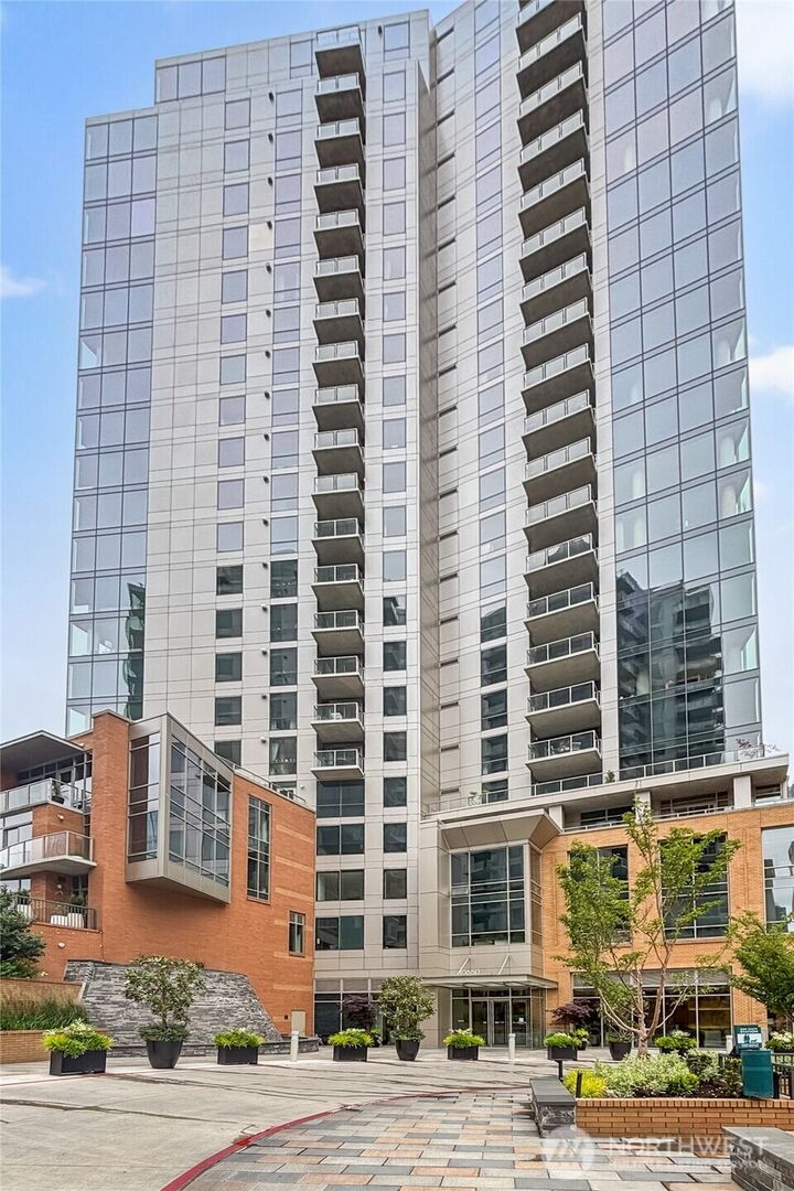 10650 NE 9th Place 3208  Bellevue WA 98004 photo