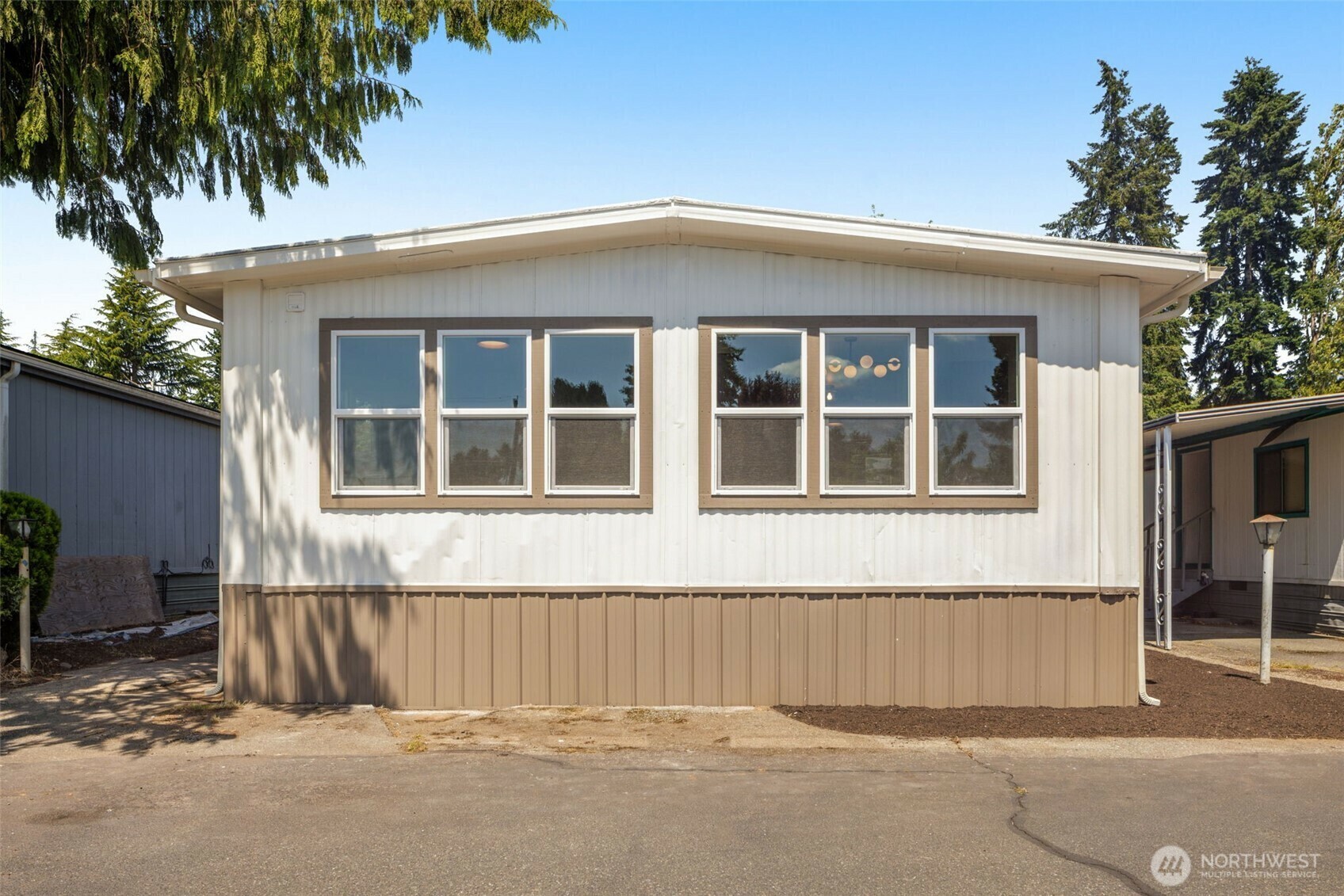 Property Photo: 24222 54th Avenue W 55 WA 98043