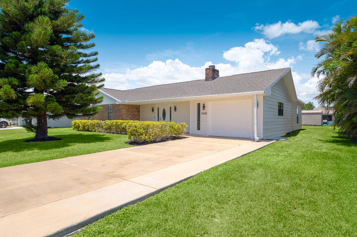 Property Photo: 2058 SE Watercrest Street FL 34984