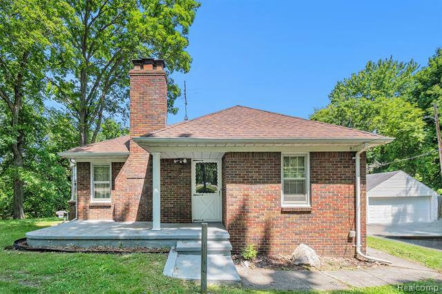 Property Photo: 3382 W Silver Lake Road MI 48430
