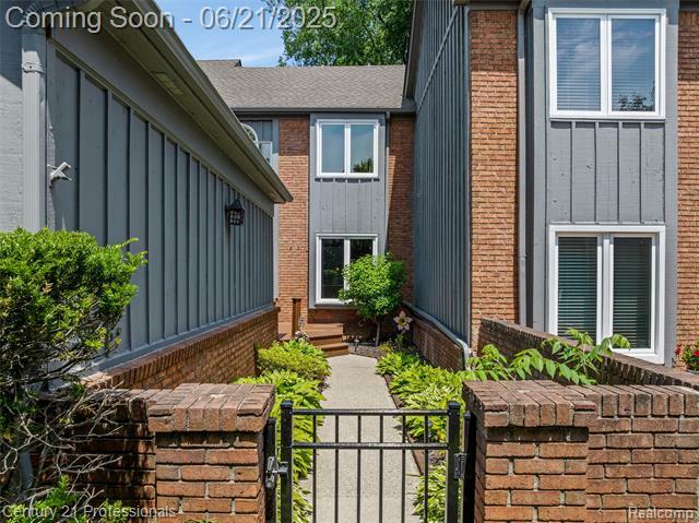 Property Photo: 28508 Venice Circle MI 48334