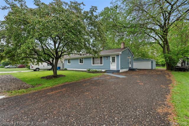 Property Photo: 6262 Garden Court MI 48091