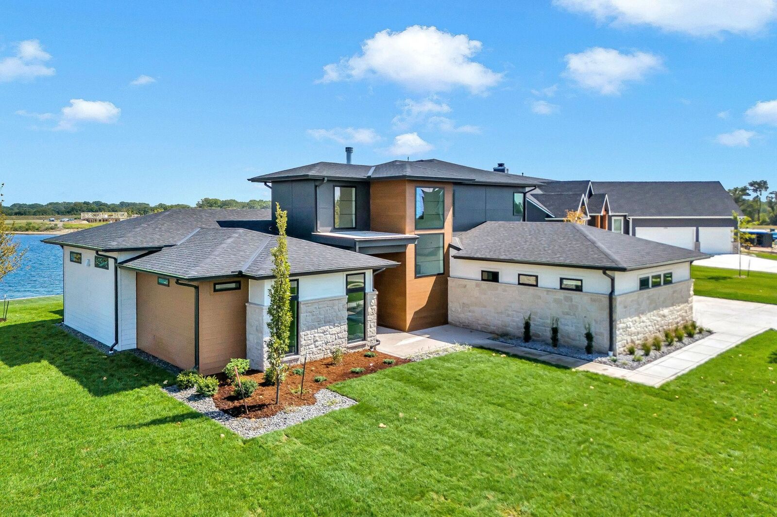 Property Photo:  5118 Shoreside Street  KS 67101 