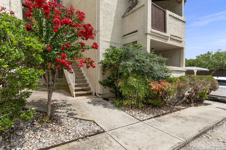 5322 Medical Dr E102  San Antonio TX 78240 photo