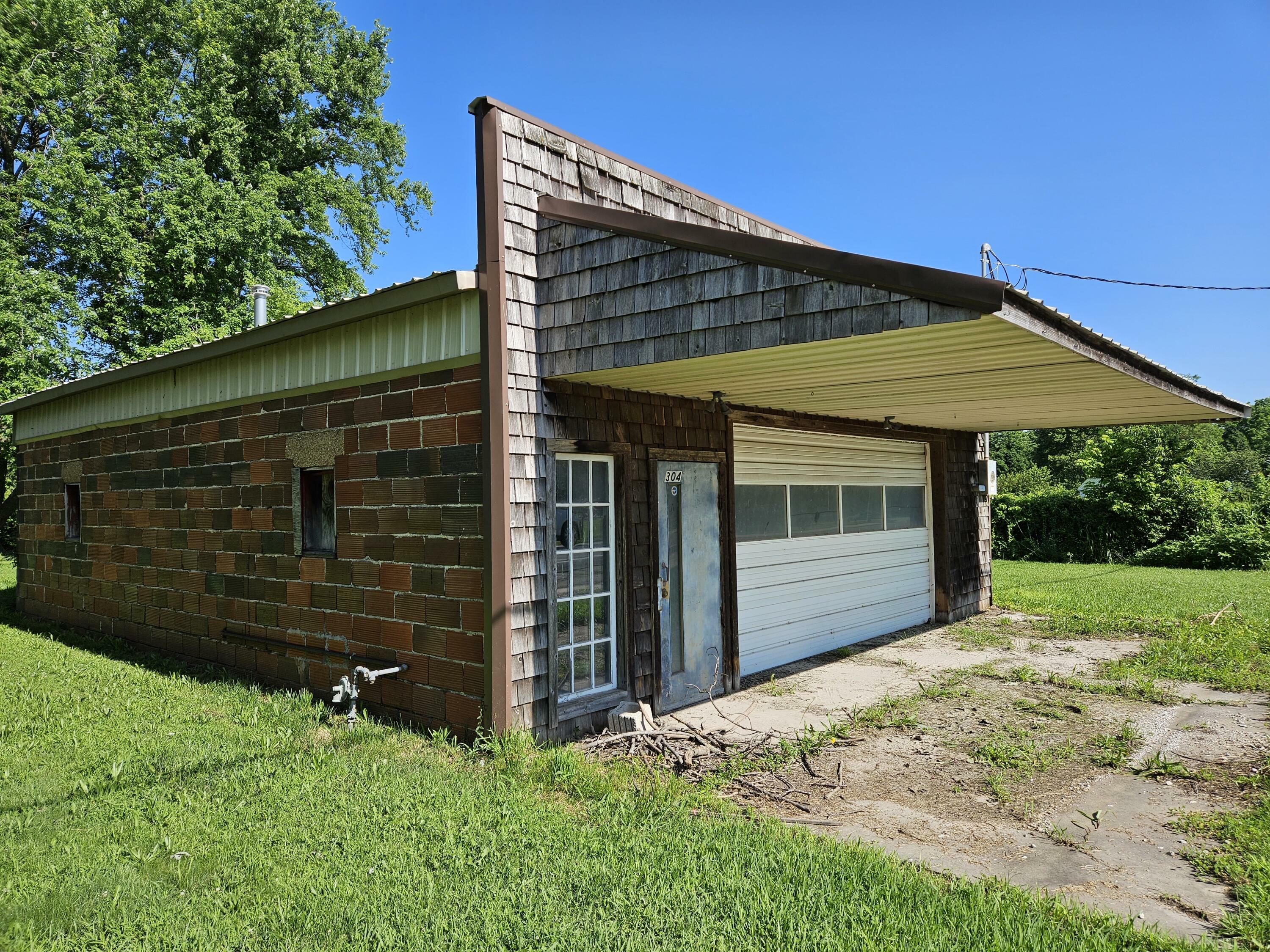 Property Photo: 101 W 3rd Street MO 65654