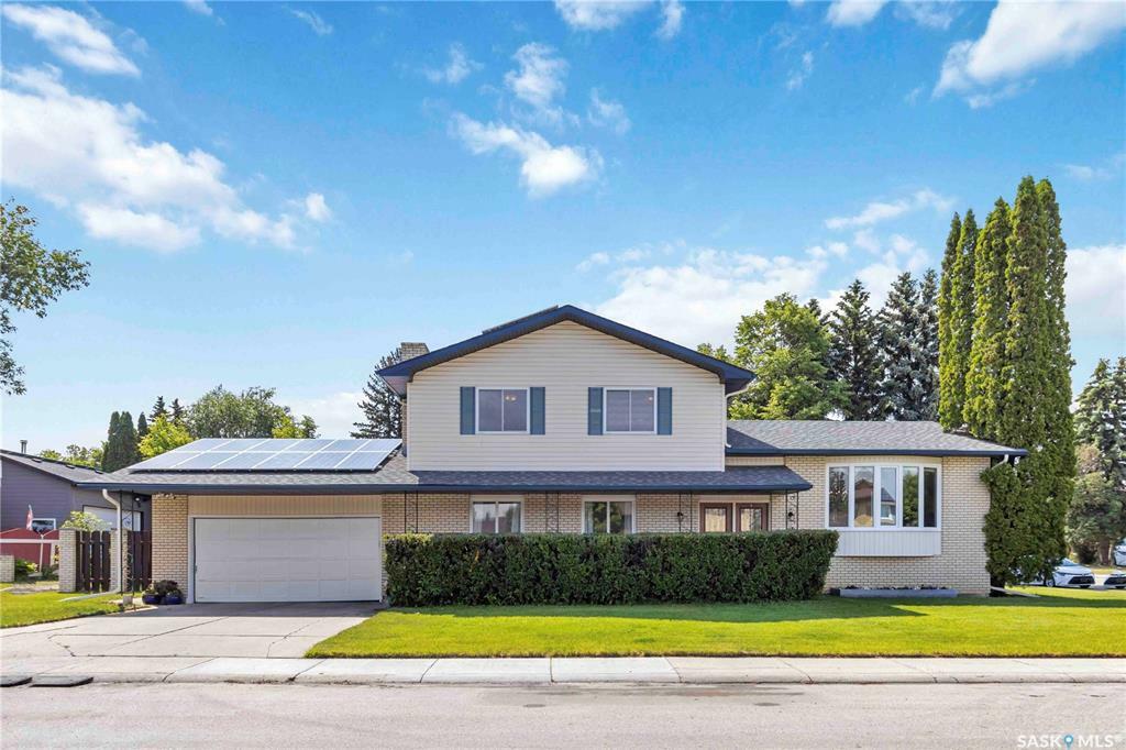 Property Photo: 71 Duncan Crescent SK S7H 4K3
