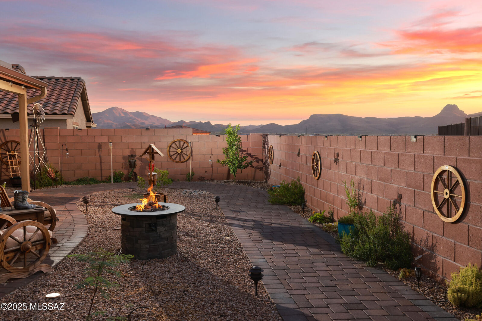 Property Photo: 5470 W Tumacacori Trail AZ 85742