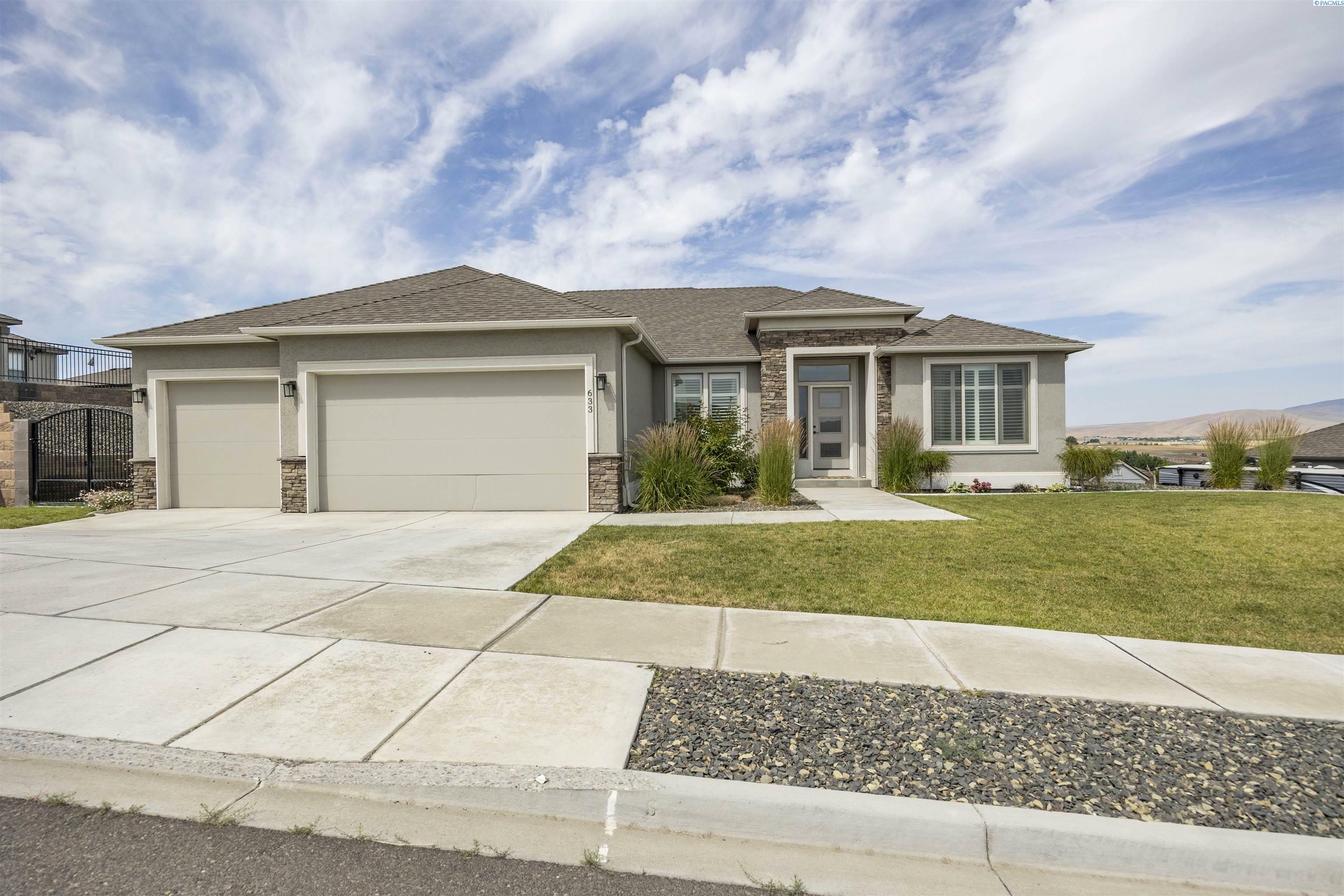 Property Photo: 633 Belmont Blvd WA 99353