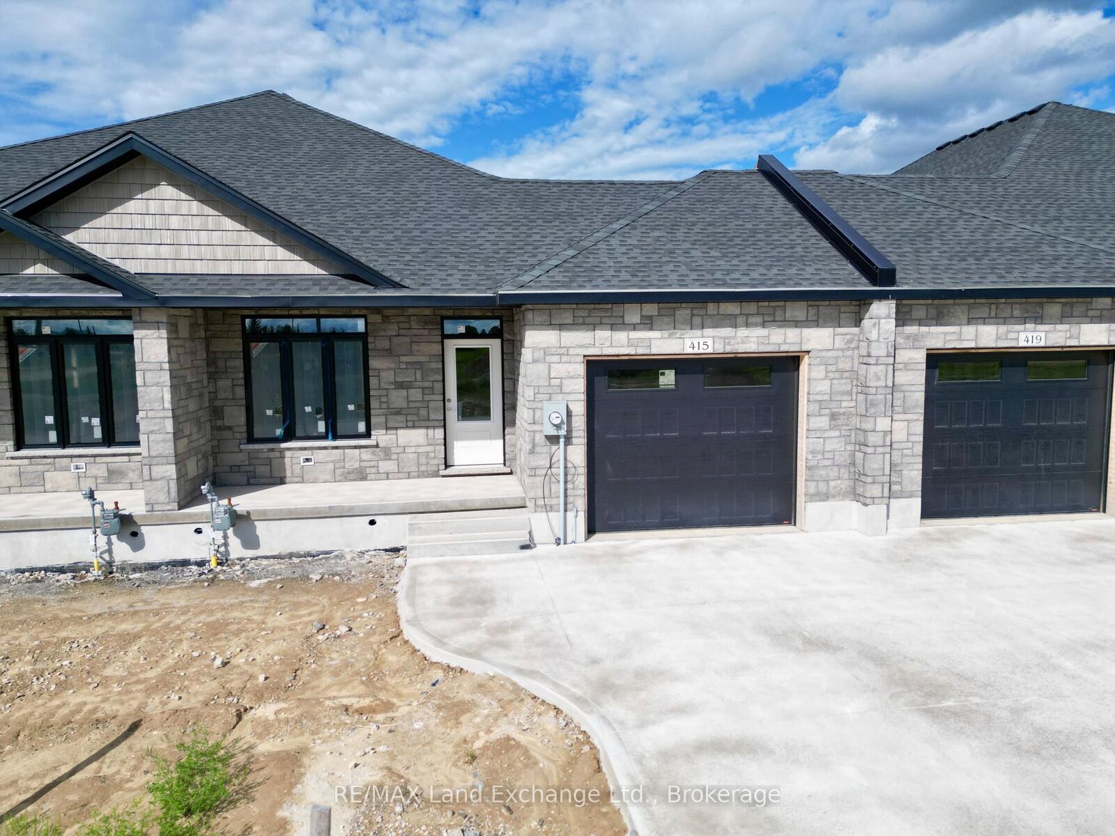Property Photo: 415 Ivings Drive ON N0H 2C1