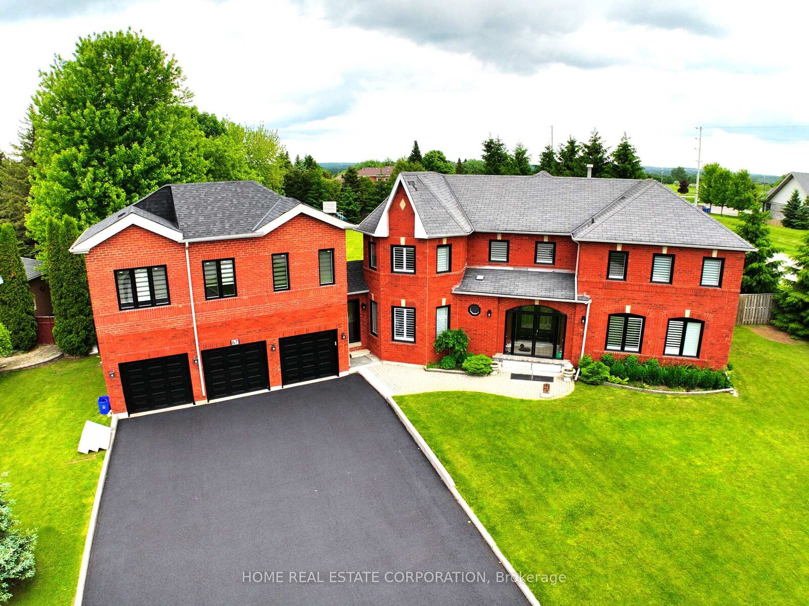 Property Photo: 67 Hawthorne Road ON L9W 6G7