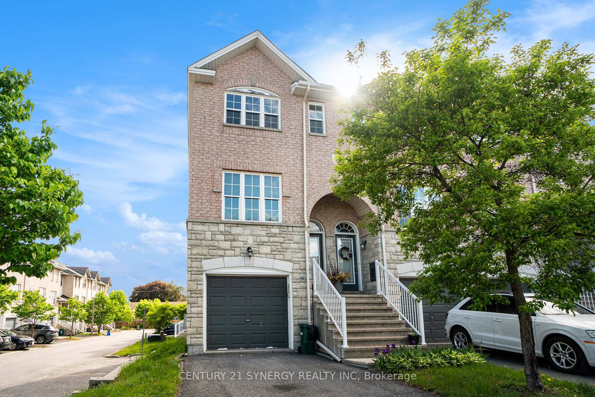 Photo de la propriété: 155 Scout Street ON K2C 4E2