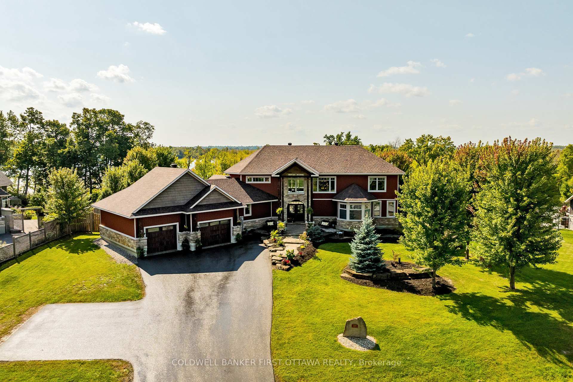 Photo de la propriété: 225 Hillcrest Drive ON K0A 1A0