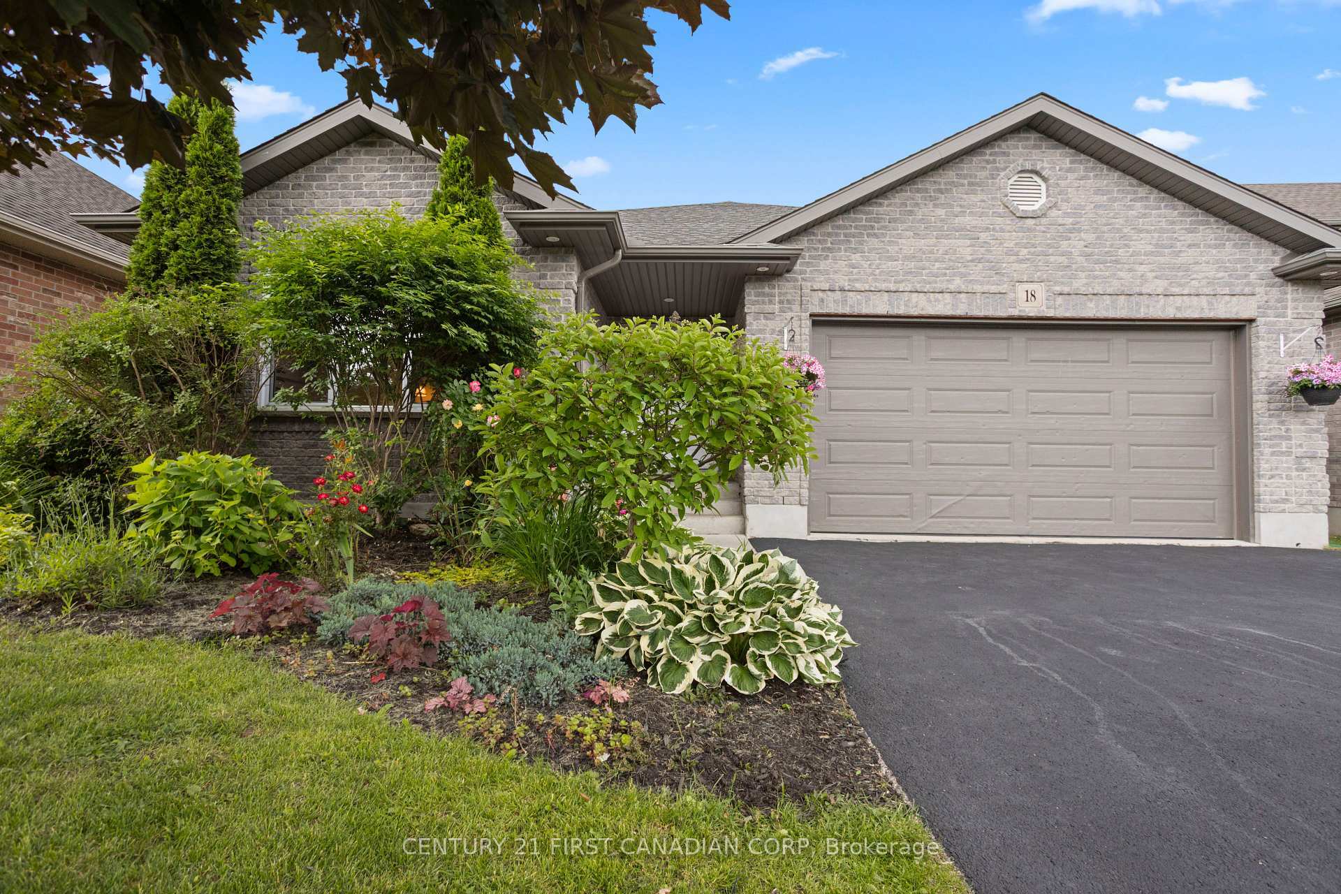 Photo de la propriété: 18 Trillium Crescent ON N4X 0A2
