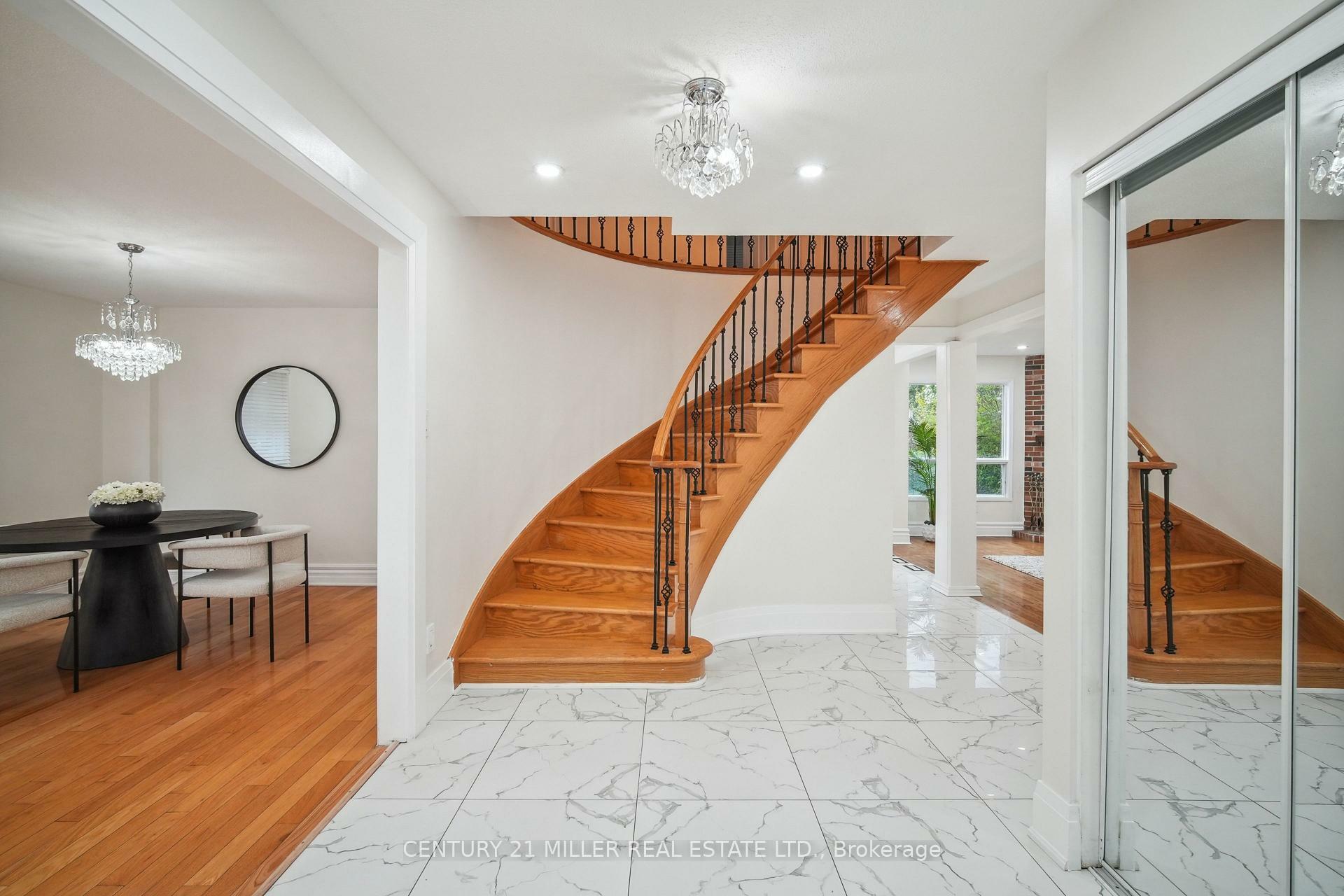 Property Photo: 285 Mississaga Street ON L6L 6J8