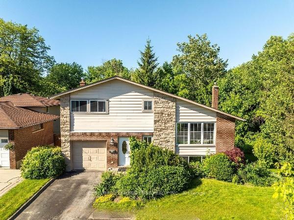 Property Photo: 533 Arnhem Drive ON L1G 2J2