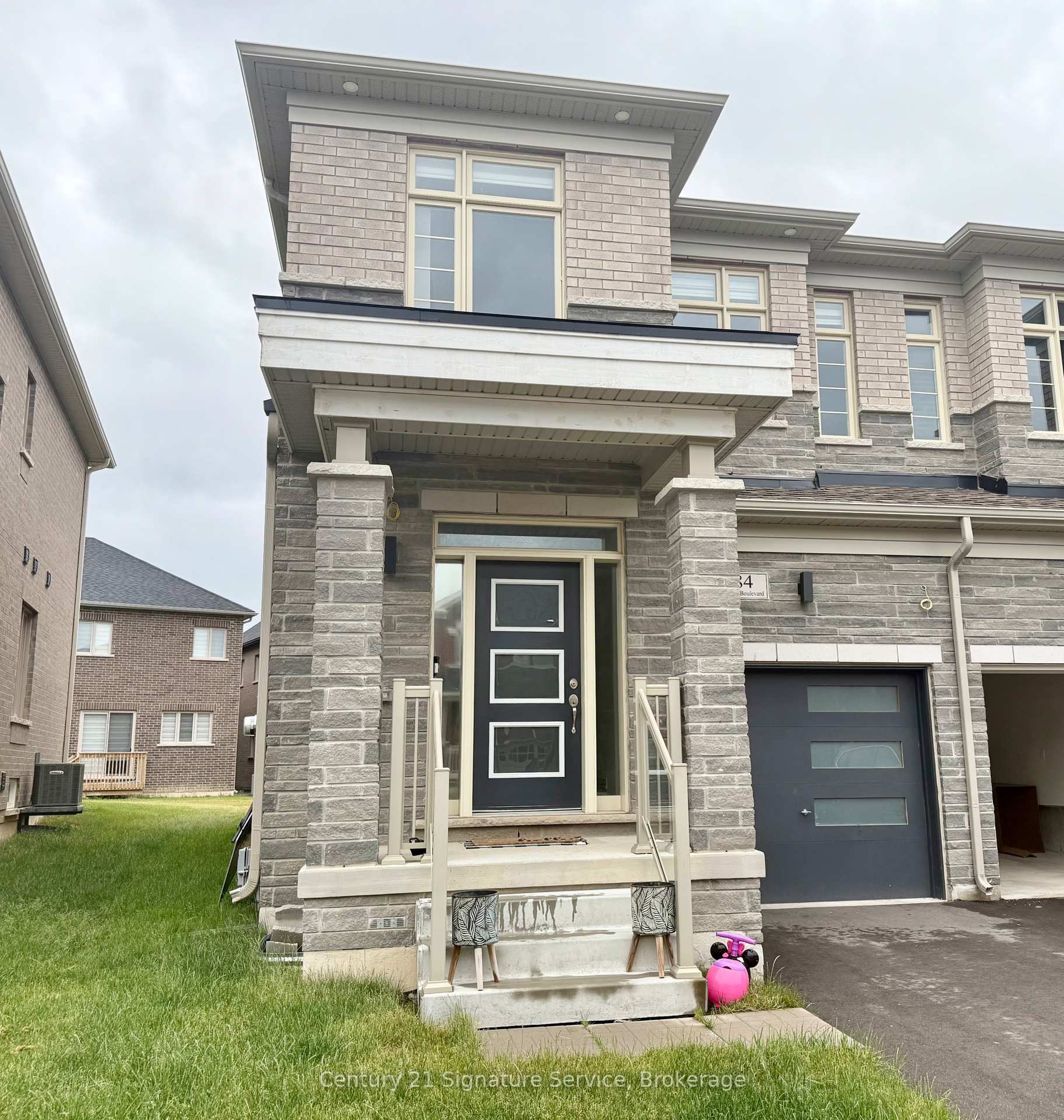 284 Great Falls Boulevard  Hamilton ON L8B 1Z5 photo