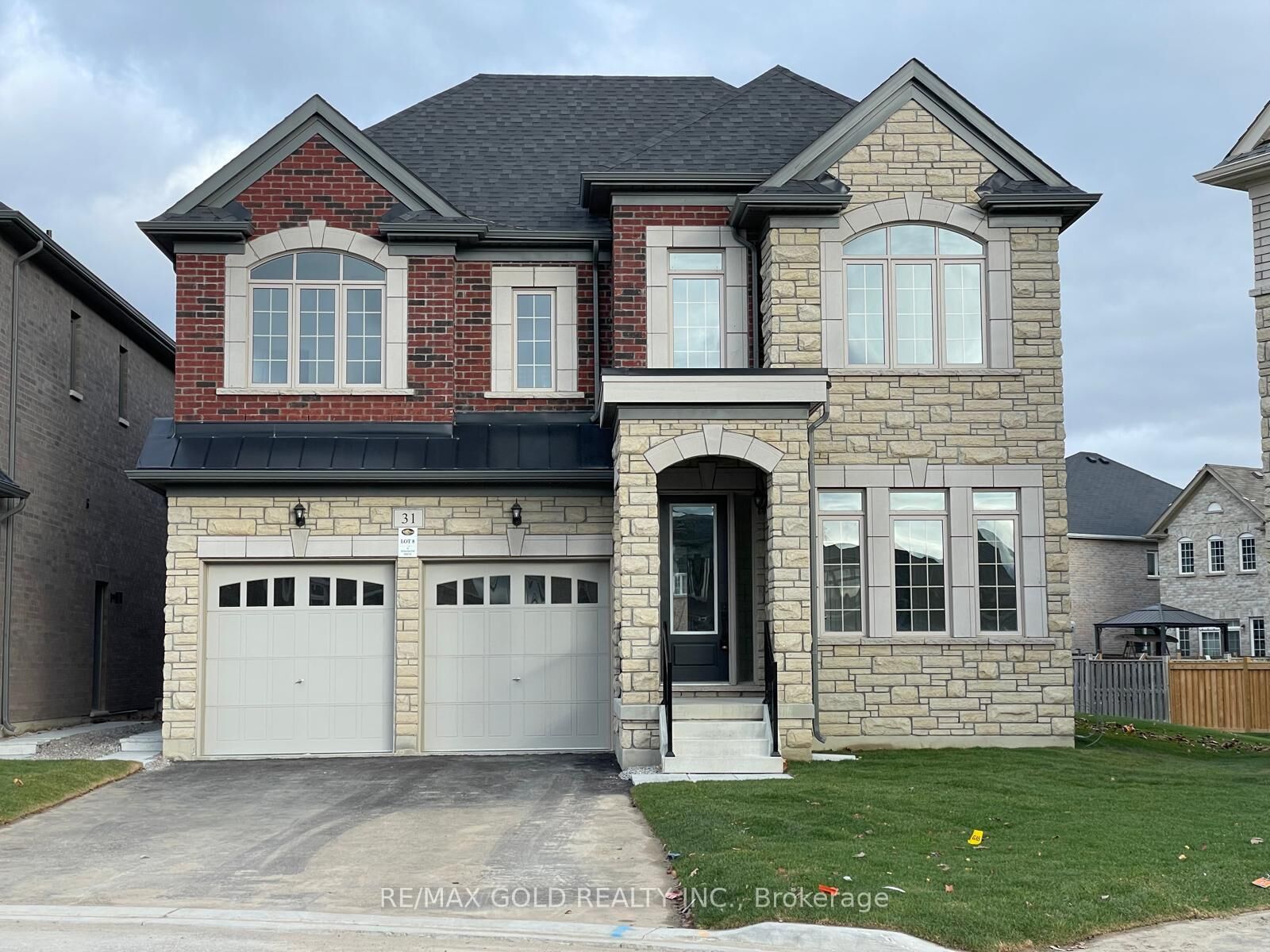 Photo de la propriété:  31 Dolomite Drive  ON L6P 4R6 