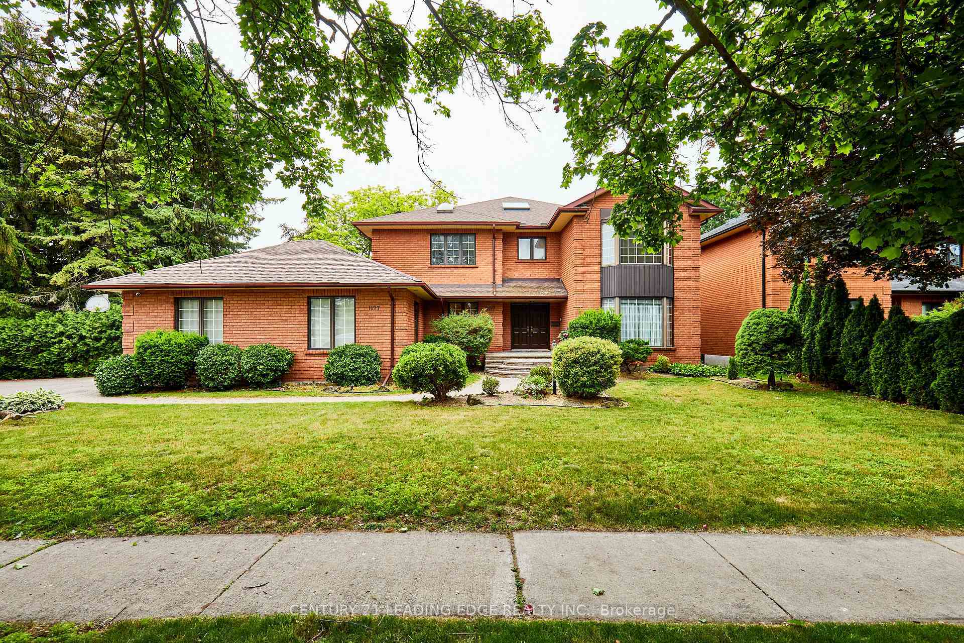 1127 Oshawa Boulevard N  Oshawa ON L1G 5W2 photo