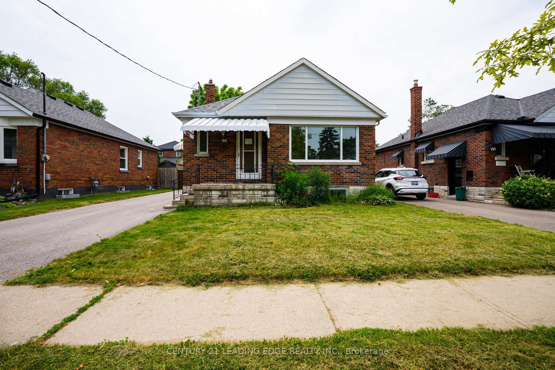 Property Photo: 96 Oakes Avenue ON L1G 6C6