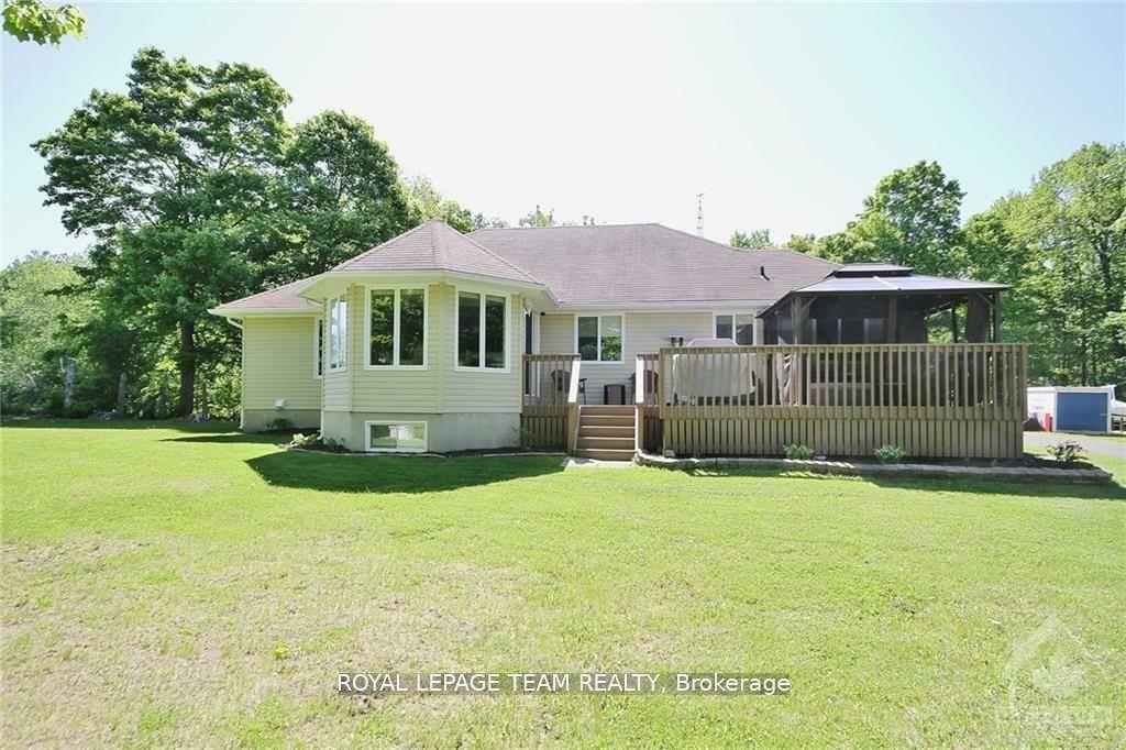 Property Photo: 988 River Road ON K0G 1J0