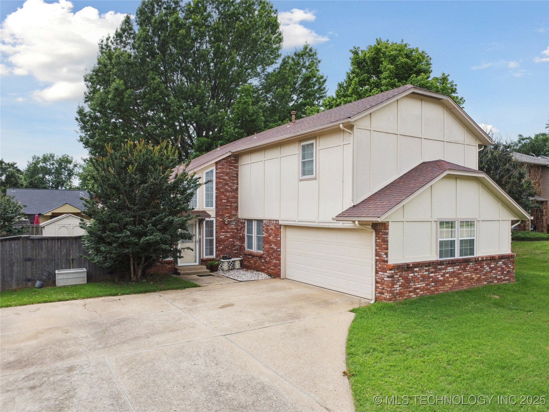 Property Photo: 6316 S Ash Avenue OK 74011