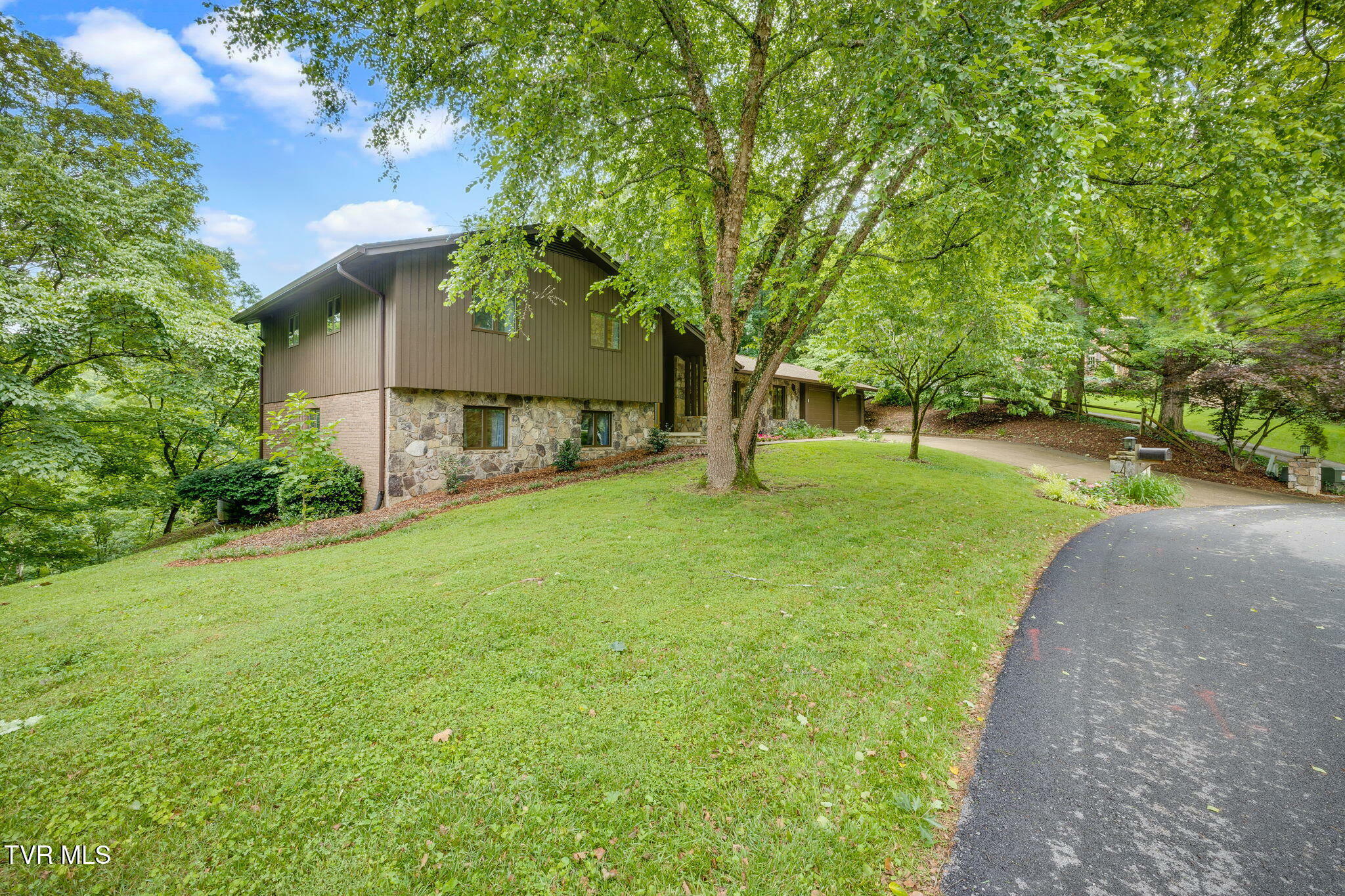 Property Photo:  4035 Lakewood Drive  TN 37663 