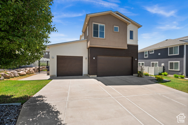 Property Photo: 1578 E Maple Way UT 84040