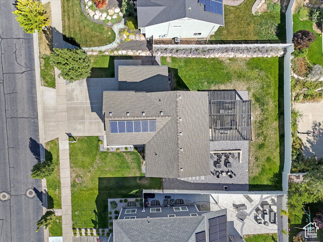 Property Photo: 1578 E Maple Way UT 84040