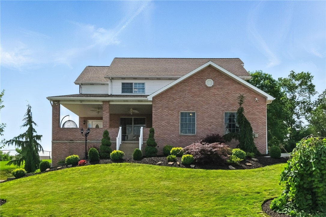 2310 Shamrock Ln  Canonsburg PA 15317 photo
