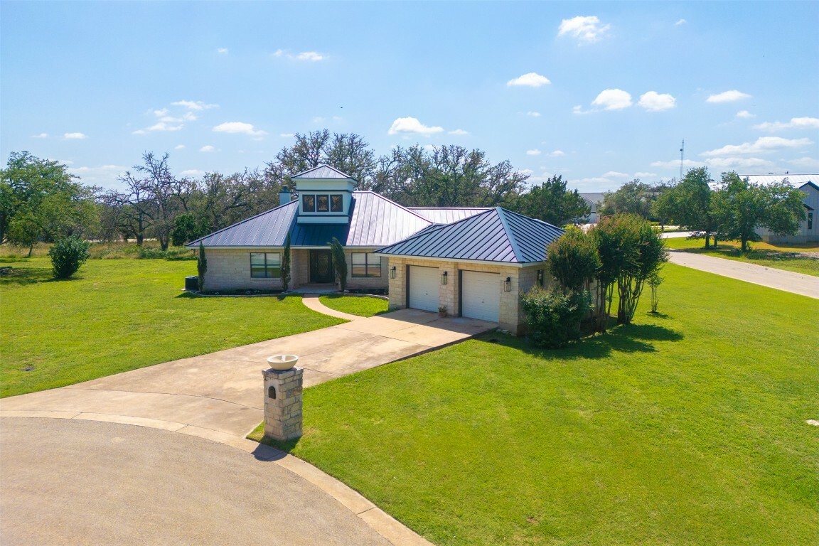 Property Photo: 2 Squaw Circle TX 78676