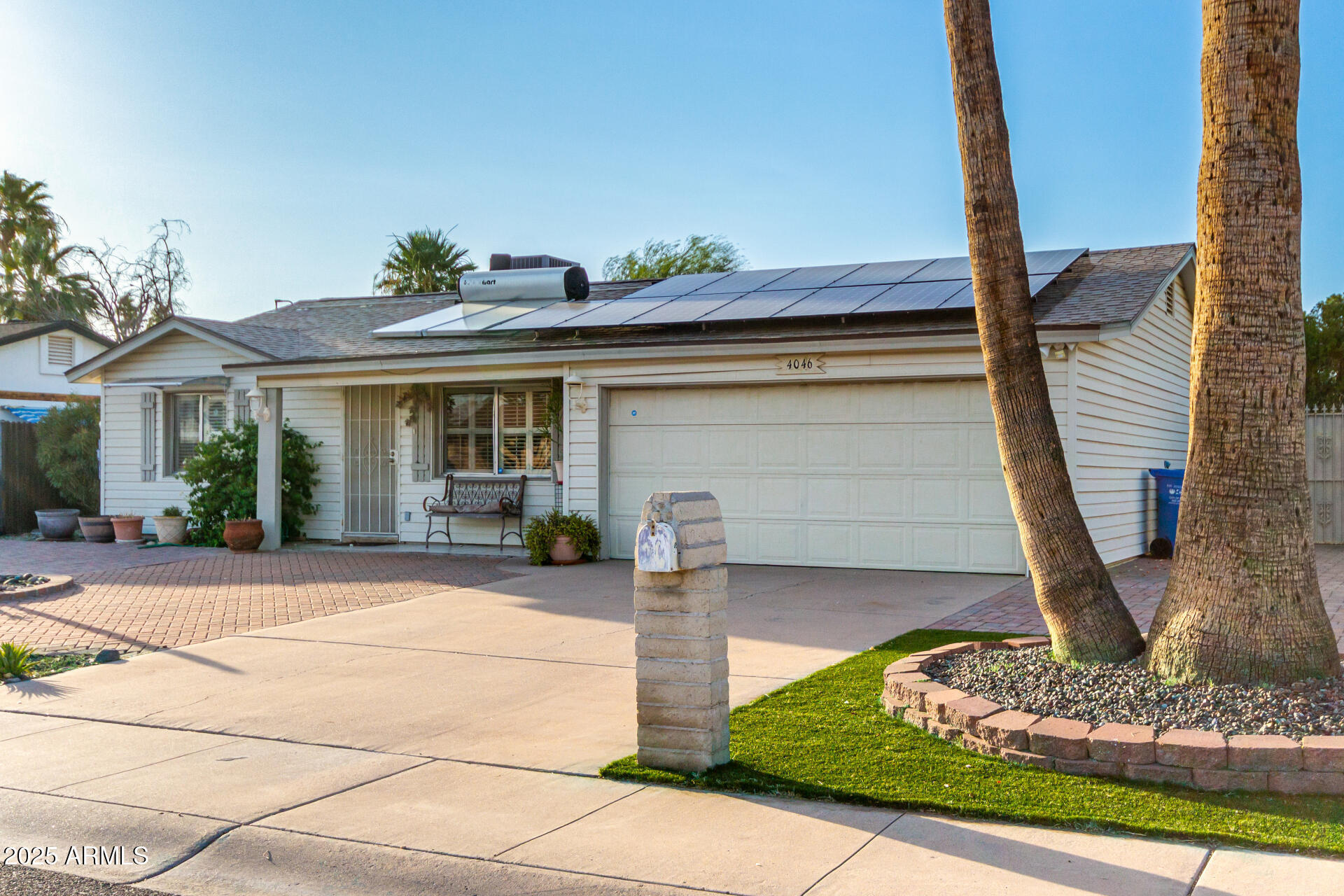 Property Photo: 4046 E Crocus Drive AZ 85032