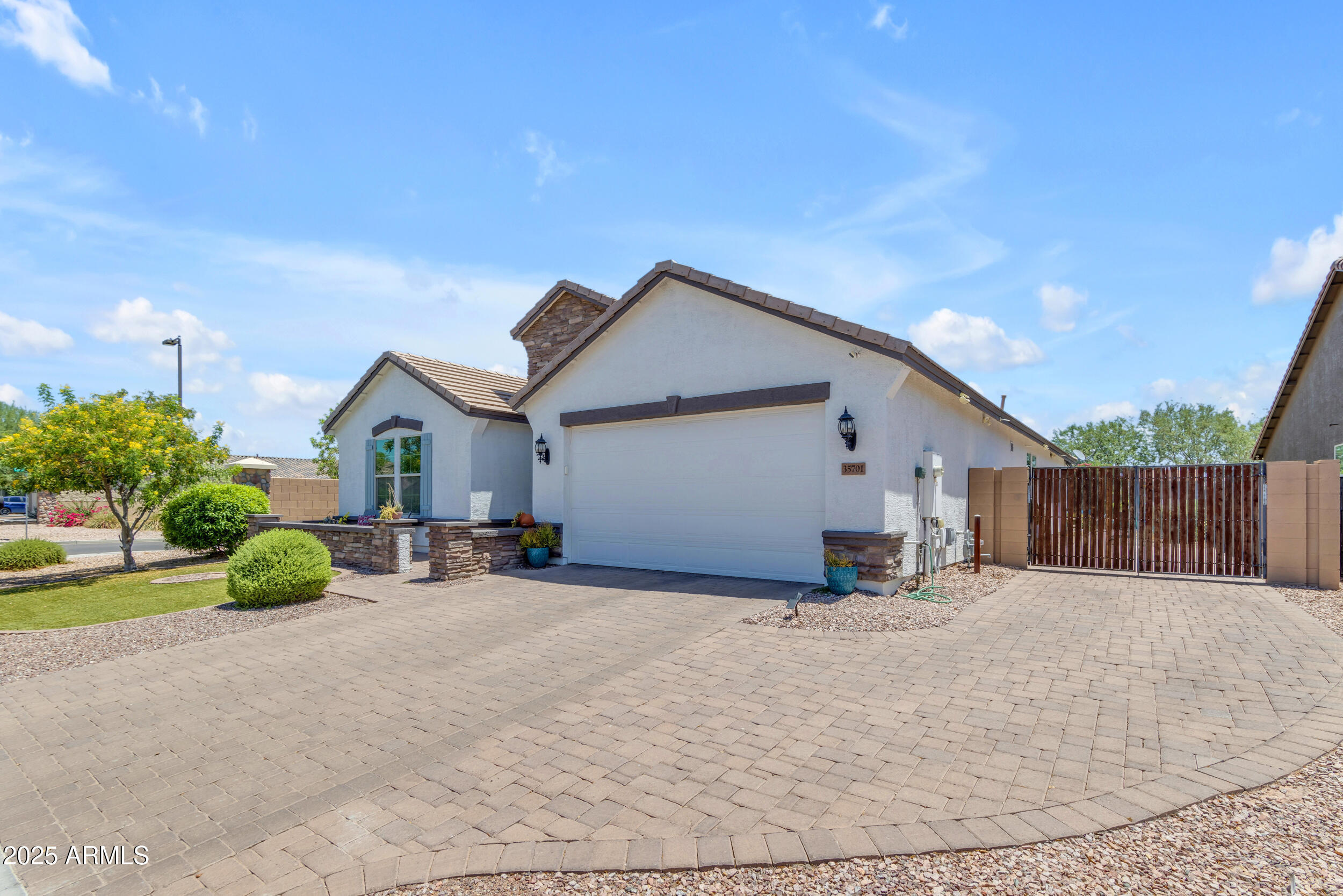 Property Photo:  35701 N Bandolier Drive  AZ 85144 