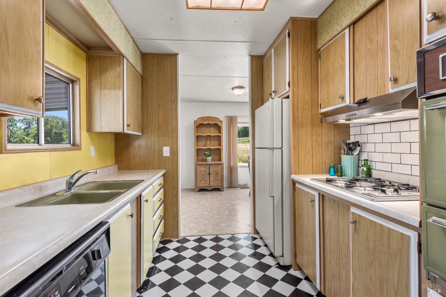 Property Photo: 6670 Redwood Avenue CA 95472