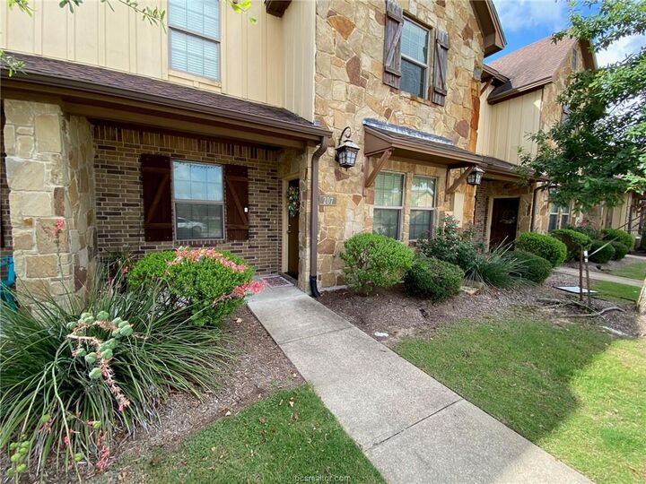 Property Photo:  207 Capps Dr  TX 77845 