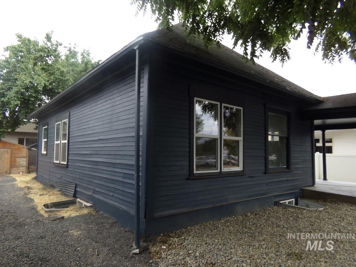 Property Photo: 320 Miller St ID 83501