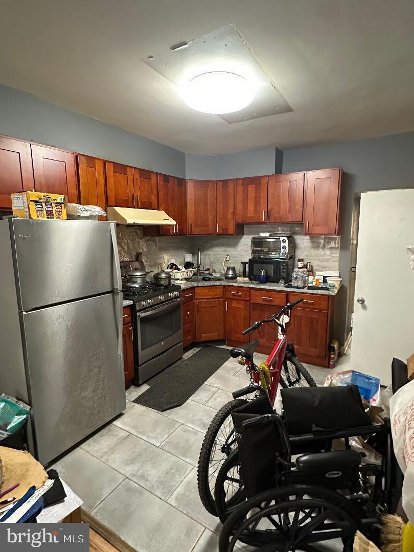 Property Photo: 1618 S 6th Street PA 19148