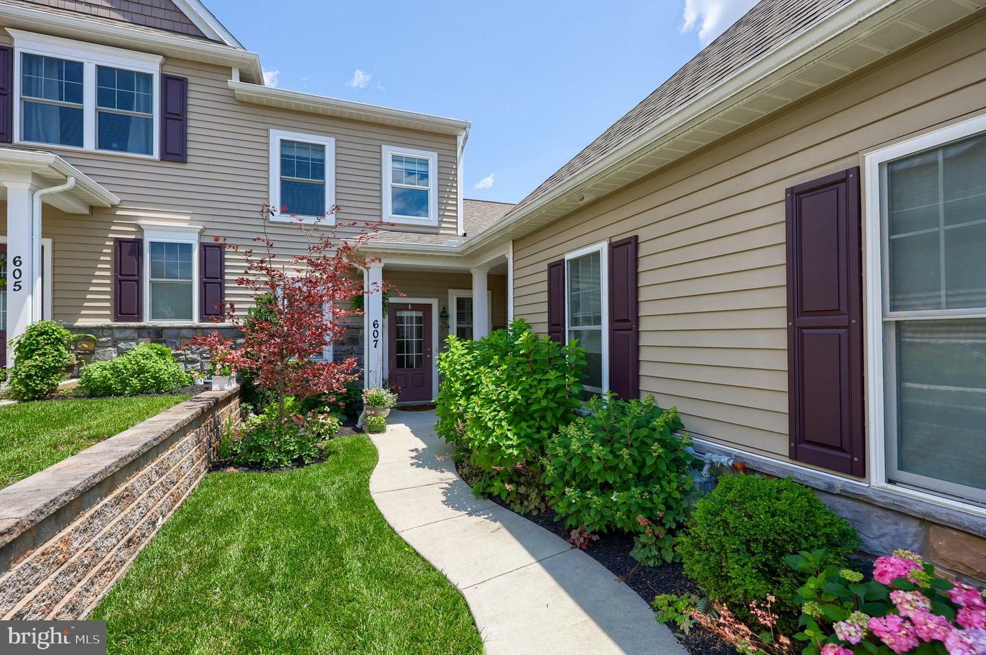 607 Blue Spruce Drive  Lititz PA 17543 photo