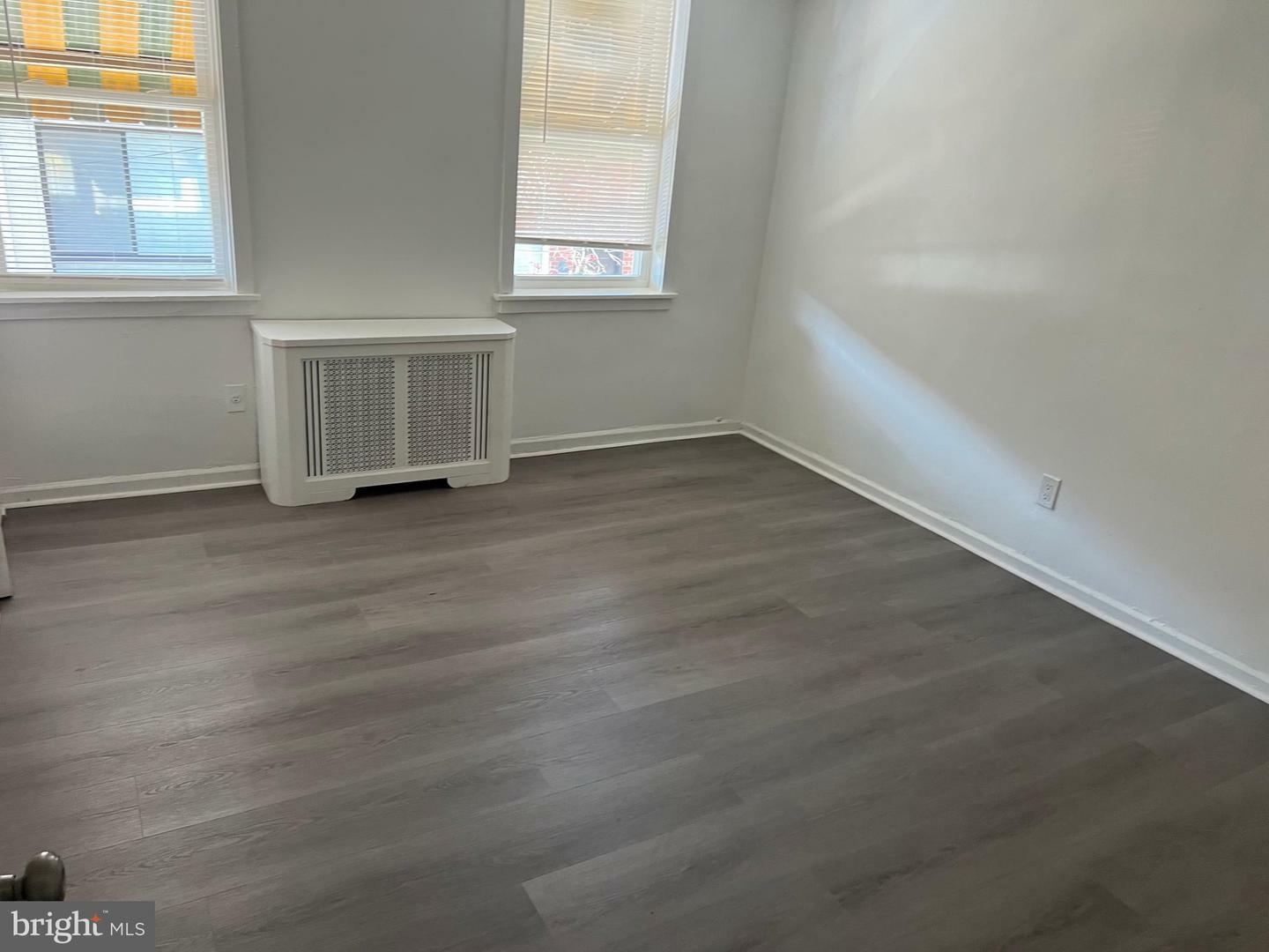 737 Watkins Street  Philadelphia PA 19148 photo