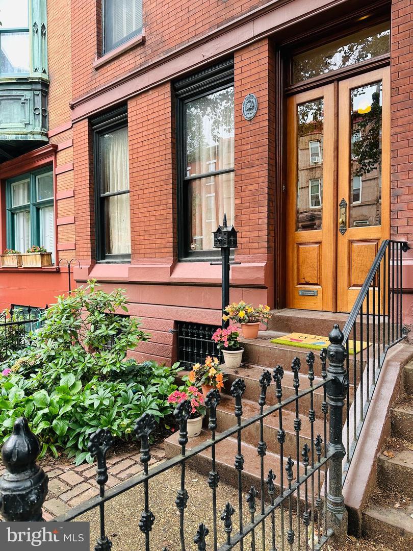 Property Photo: 2116 Green Street PA 19130