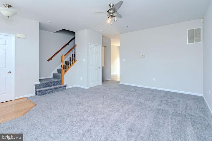 Property Photo: 46124 Thoroughbred Way MD 20653
