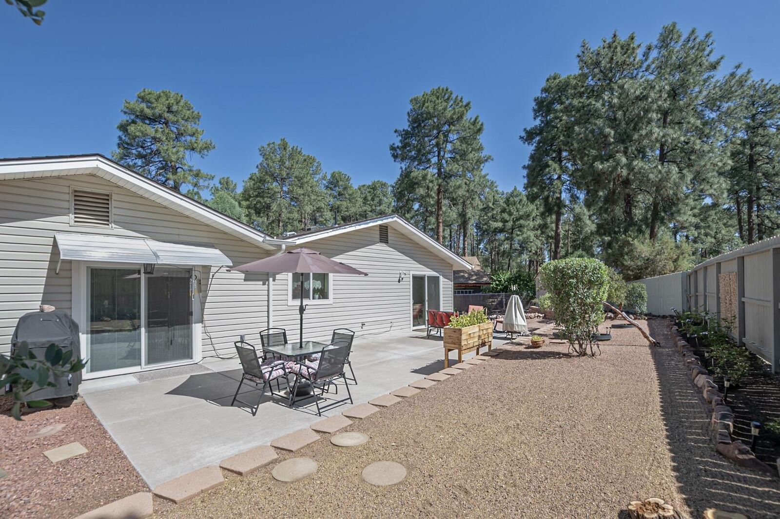 Property Photo:  819 N Ponderosa Circle  AZ 85541 