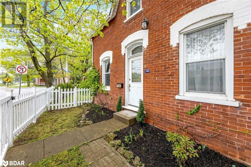 243 Queen Street East  Acton ON L7J 1P7 photo