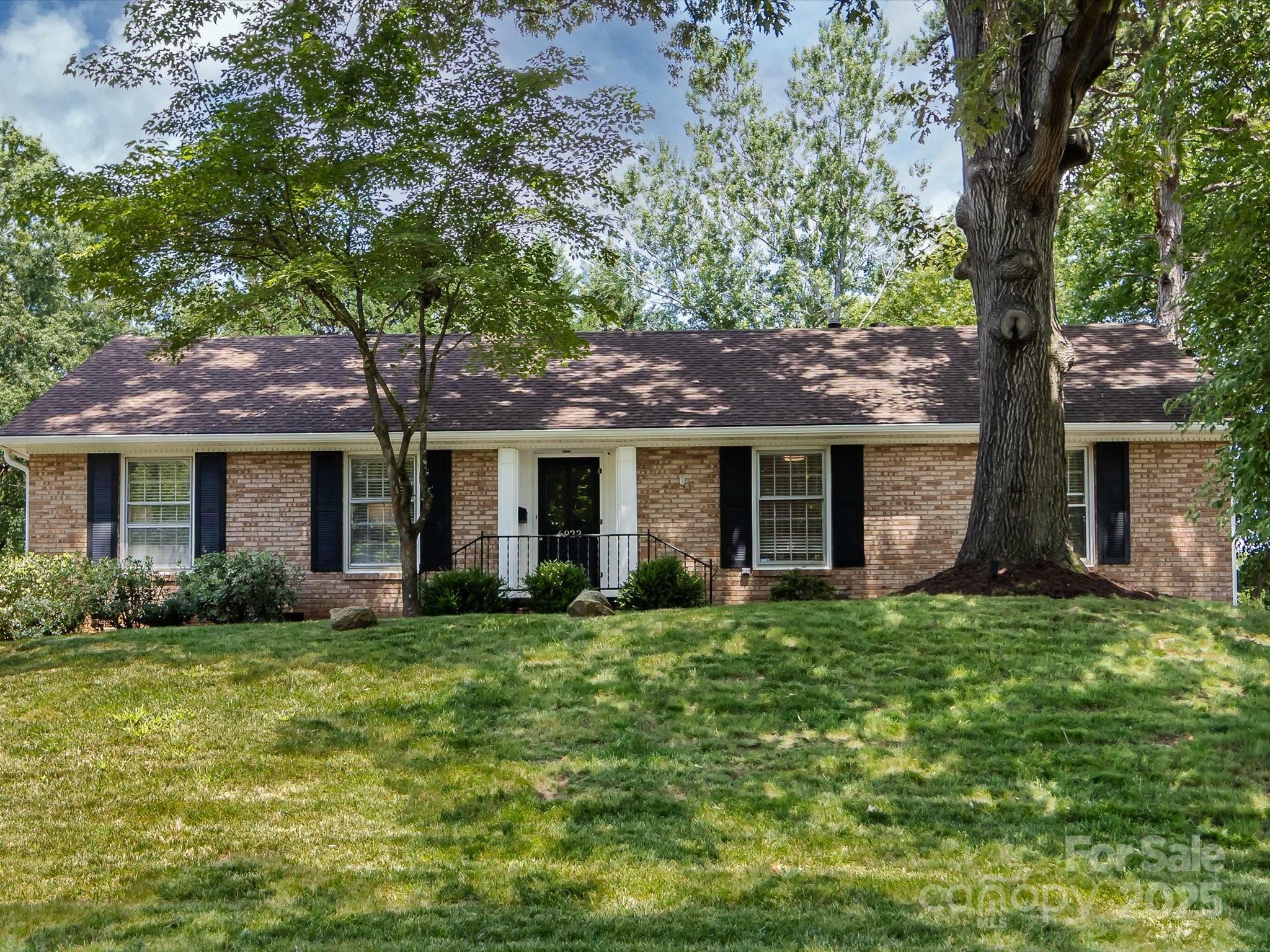 6922 Woodstock Drive  Charlotte NC 28210 photo