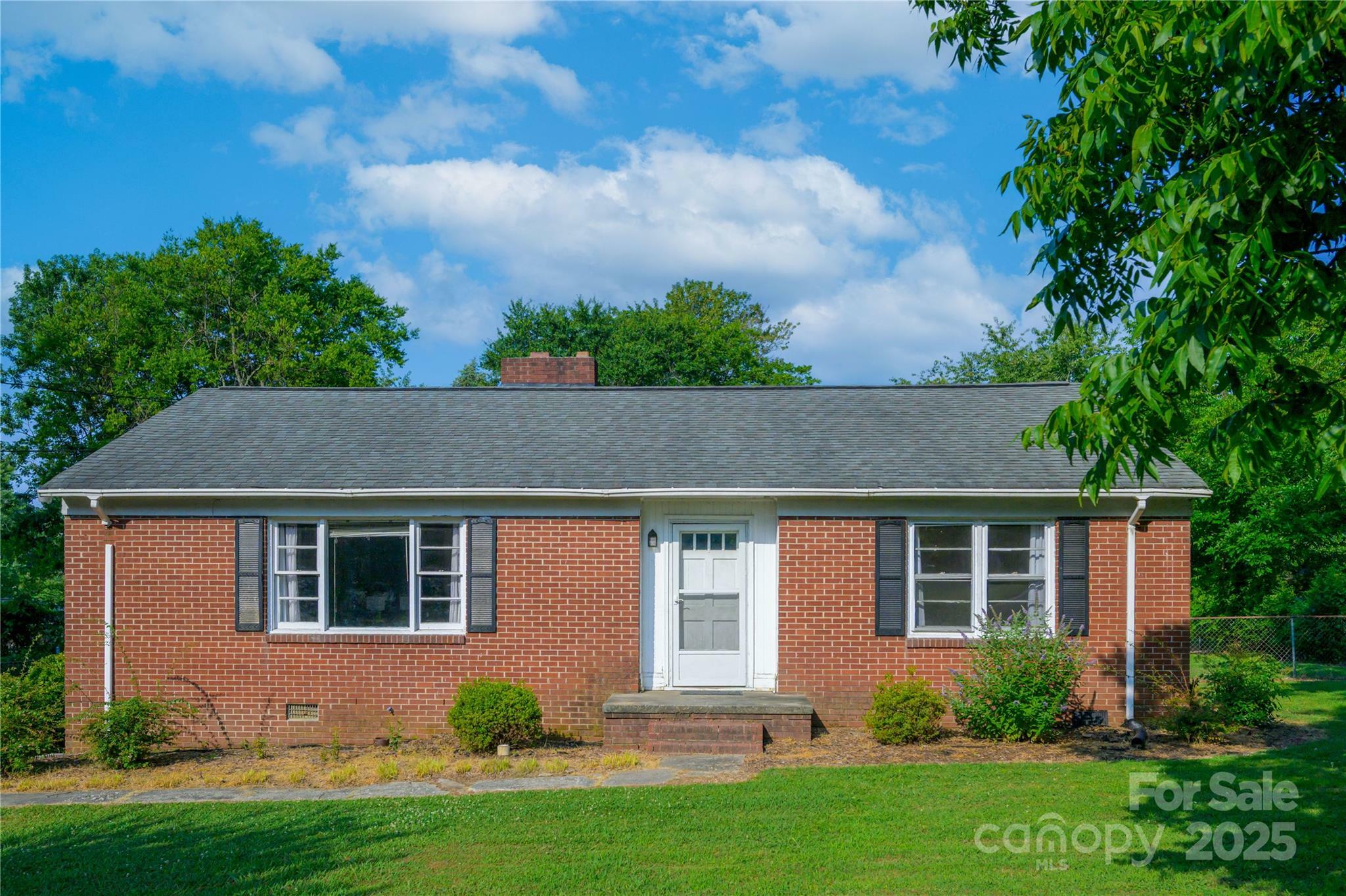 Property Photo:  1617 Madison Street  SC 29732 