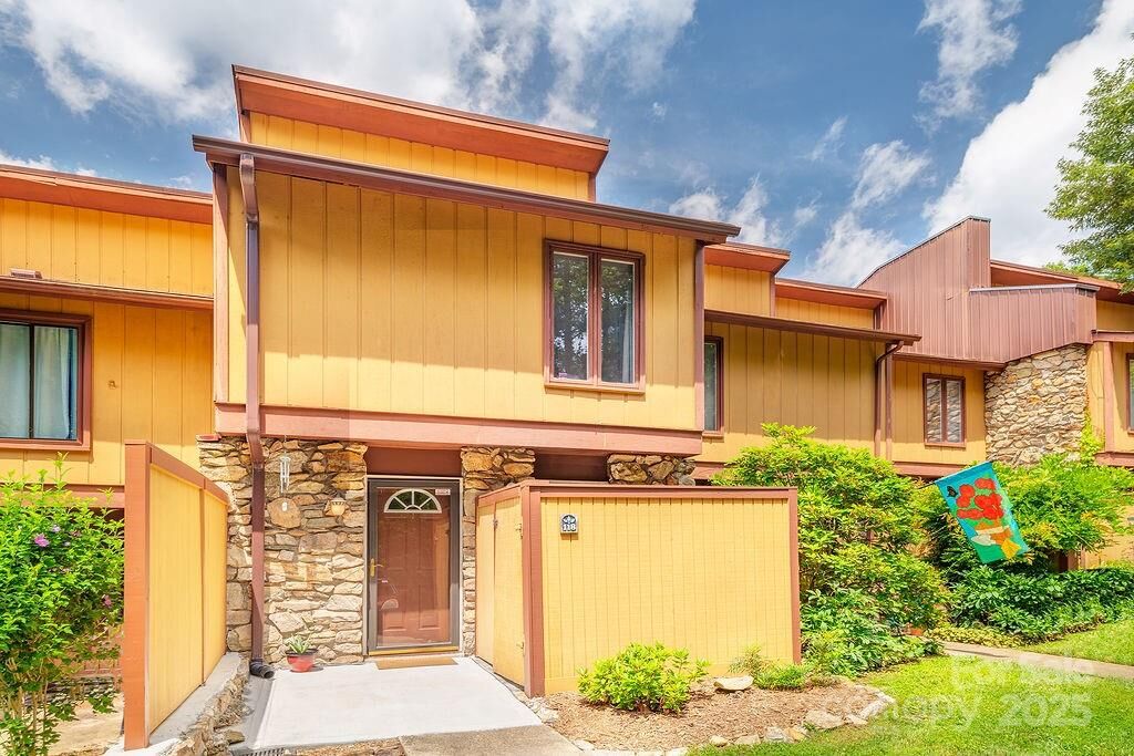 Property Photo:  118 Colony Drive  NC 28704 